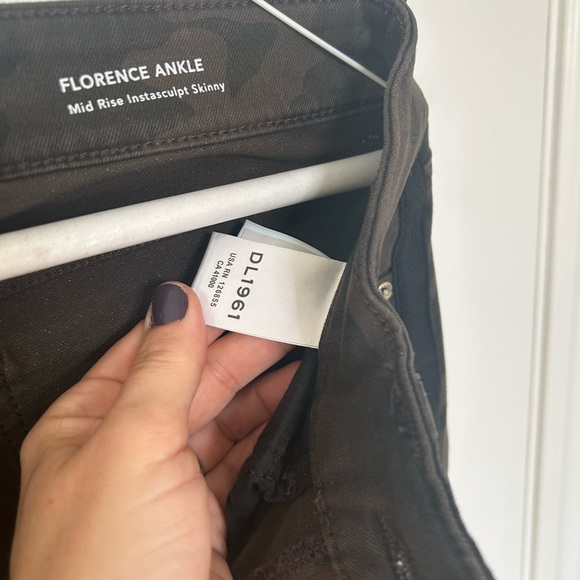 DL1961 Florence Ankle Mid Rise Instasculpt Skinny in Fort Greene sku 12392 - Picture 8 of 16